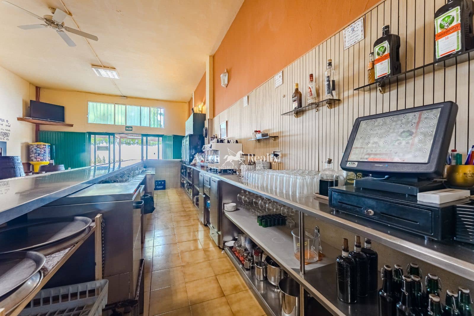 Business for sale in Vilaflor with garage - € 550,000 (Ref: 9123572)