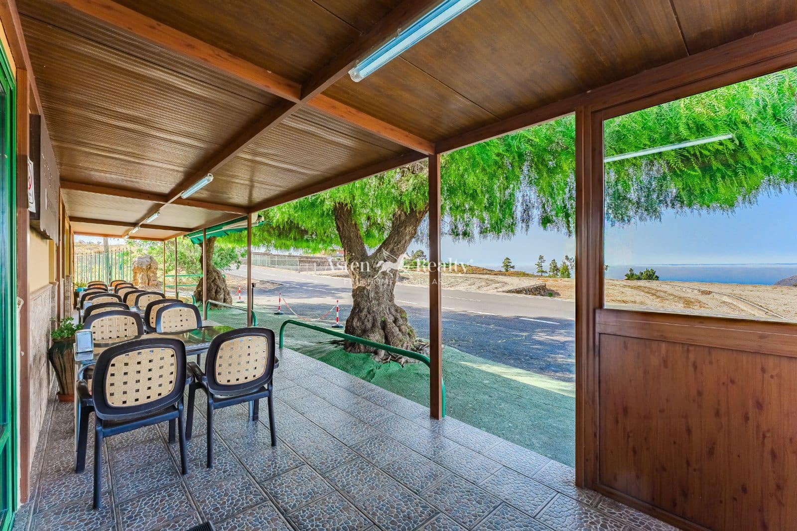 Business for sale in Vilaflor with garage - € 550,000 (Ref: 9123572)