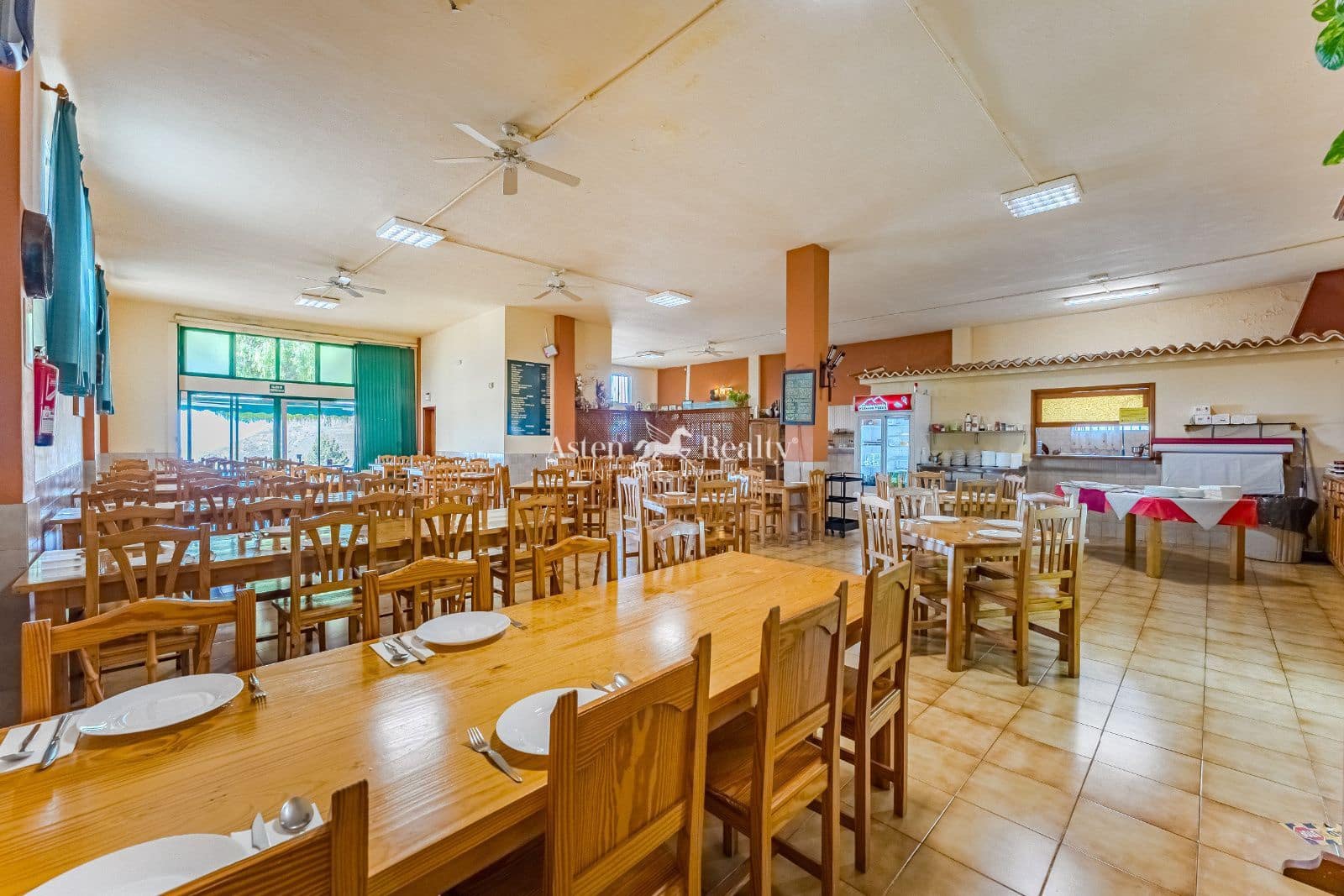 Business for sale in Vilaflor with garage - € 550,000 (Ref: 9123572)