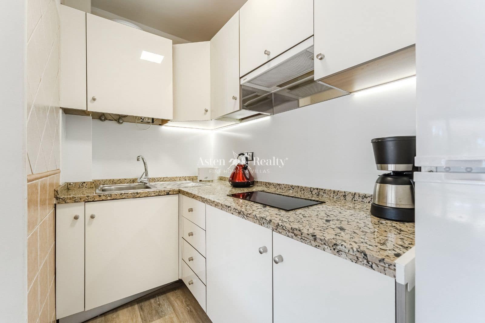 1 chambre Appartement à vendre à Costa Adeje avec piscine garage - 310 000 € (Ref: 9131858)