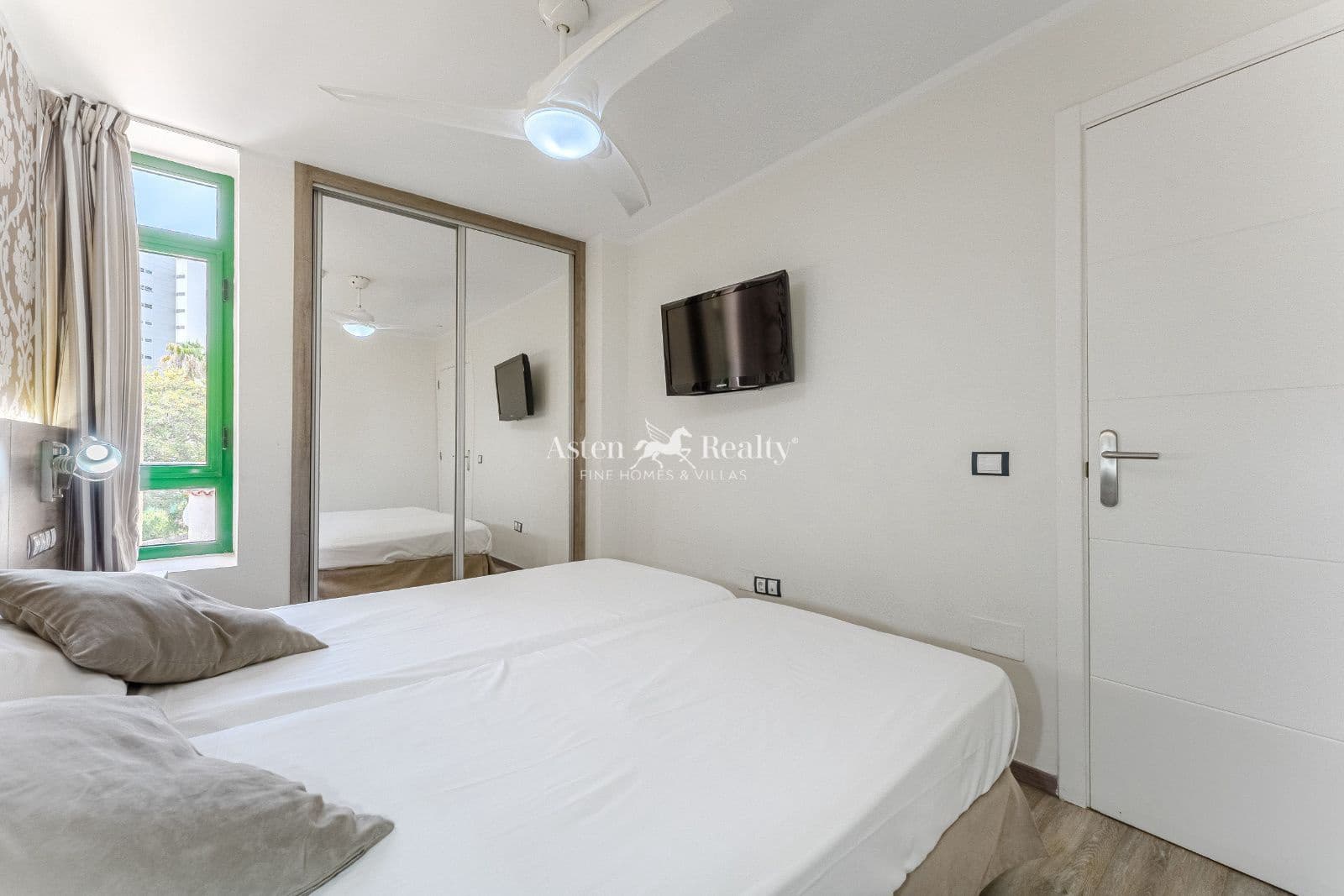 1 chambre Appartement à vendre à Costa Adeje avec piscine garage - 310 000 € (Ref: 9131858)