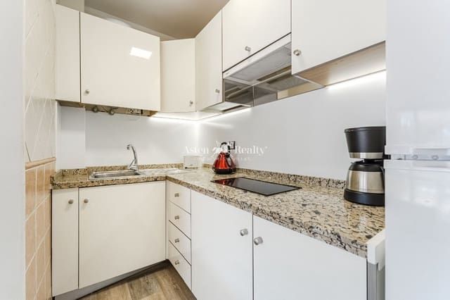 1 chambre Appartement à vendre à Playa de las Américas, Adeje avec piscine garage - 310 000 € (Ref: 9131858)