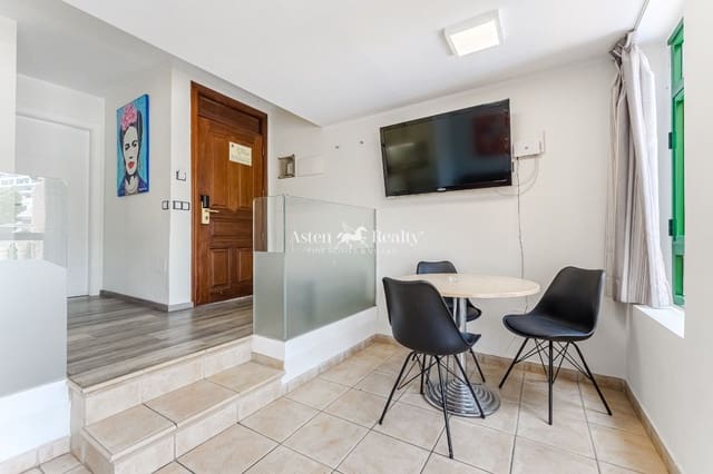 1 chambre Appartement à vendre à Playa de las Américas, Adeje avec piscine garage - 310 000 € (Ref: 9131858)