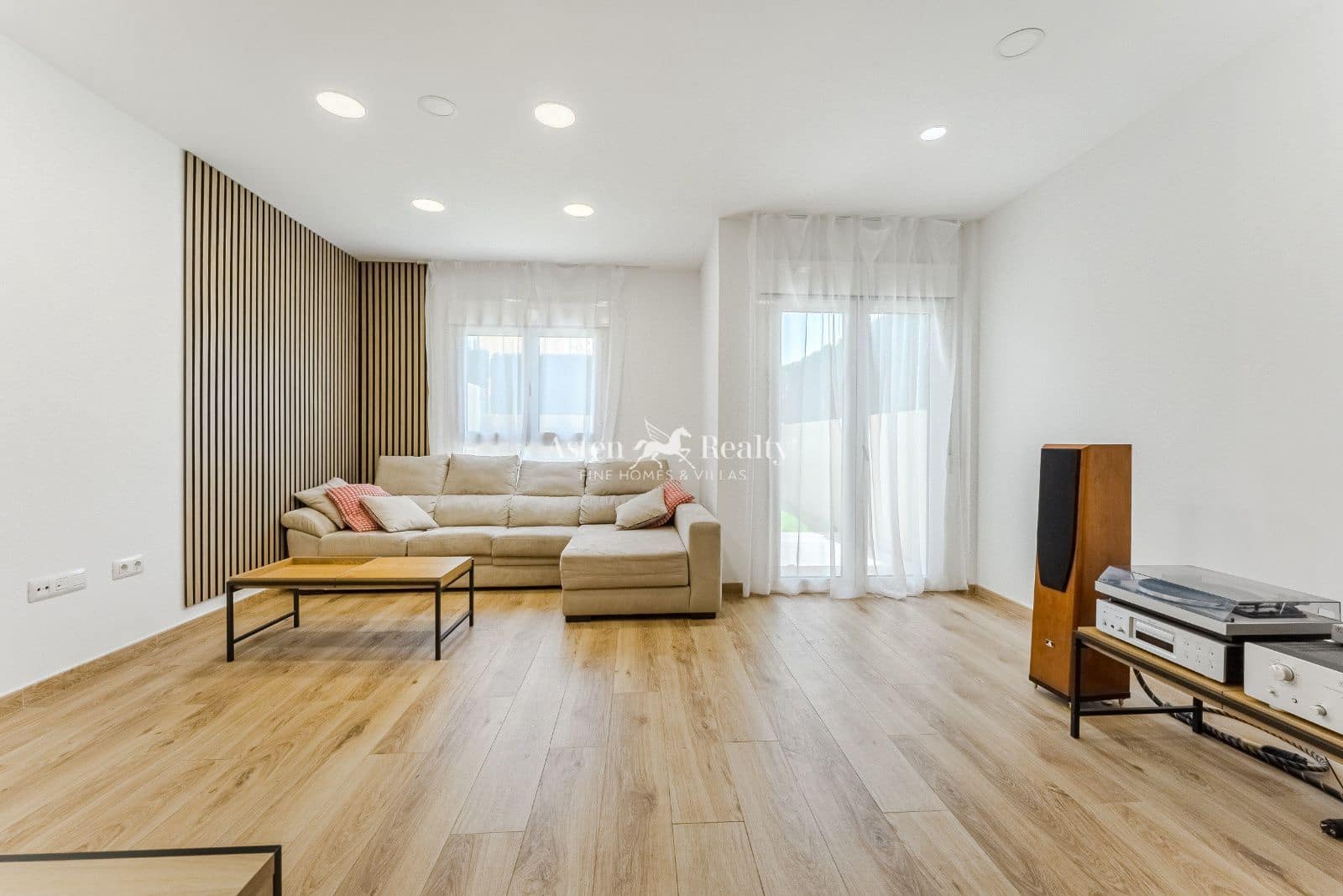 3 soveværelse Villa til salg i Las Galletas med swimmingpool garage - € 430.000 (Ref: 9135169)