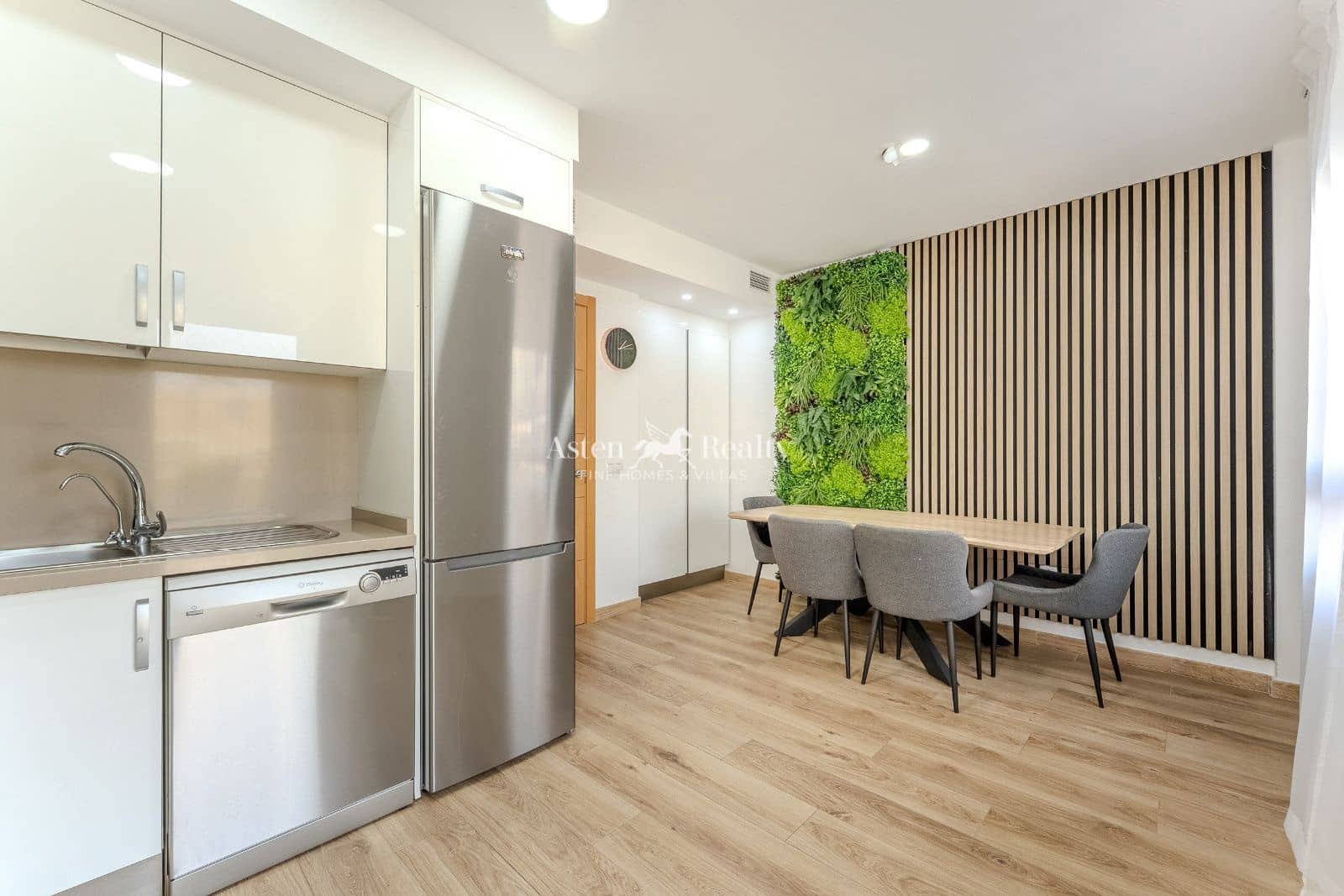 3 soveværelse Villa til salg i Las Galletas med swimmingpool garage - € 430.000 (Ref: 9135169)