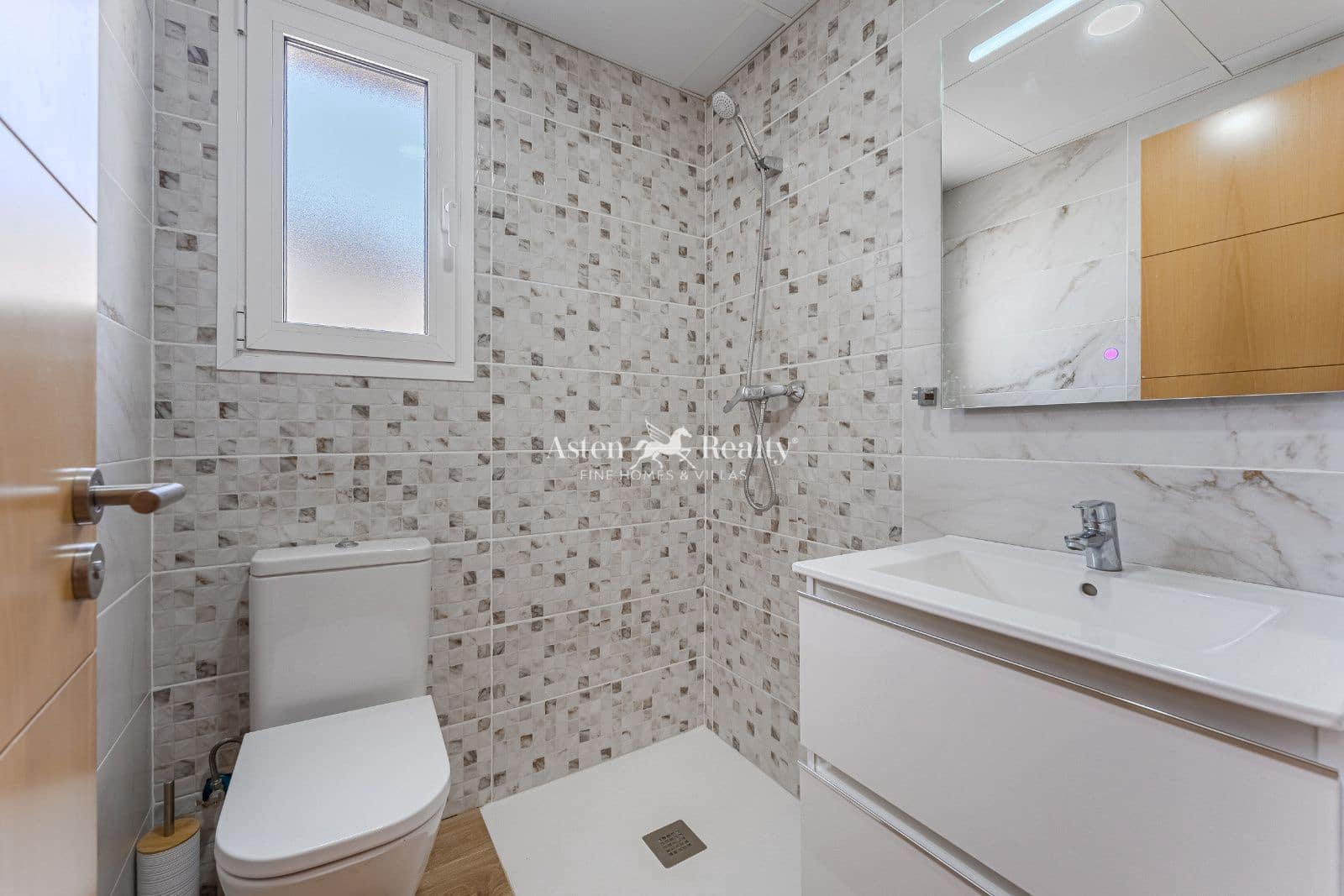 3 soveværelse Villa til salg i Las Galletas med swimmingpool garage - € 430.000 (Ref: 9135169)