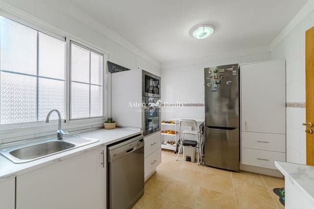 3 soveværelse Byhus til salg i Las Chafiras (San Miguel), San Miguel de Abona med swimmingpool garage - € 349.900 (Ref: 9150967)