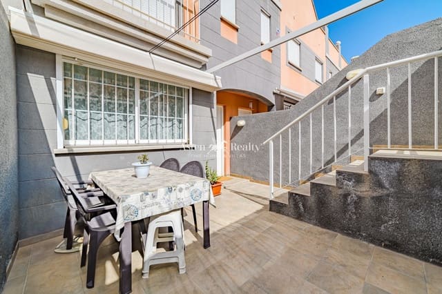 3 soveværelse Byhus til salg i Las Chafiras (San Miguel), San Miguel de Abona med swimmingpool garage - € 349.900 (Ref: 9150967)