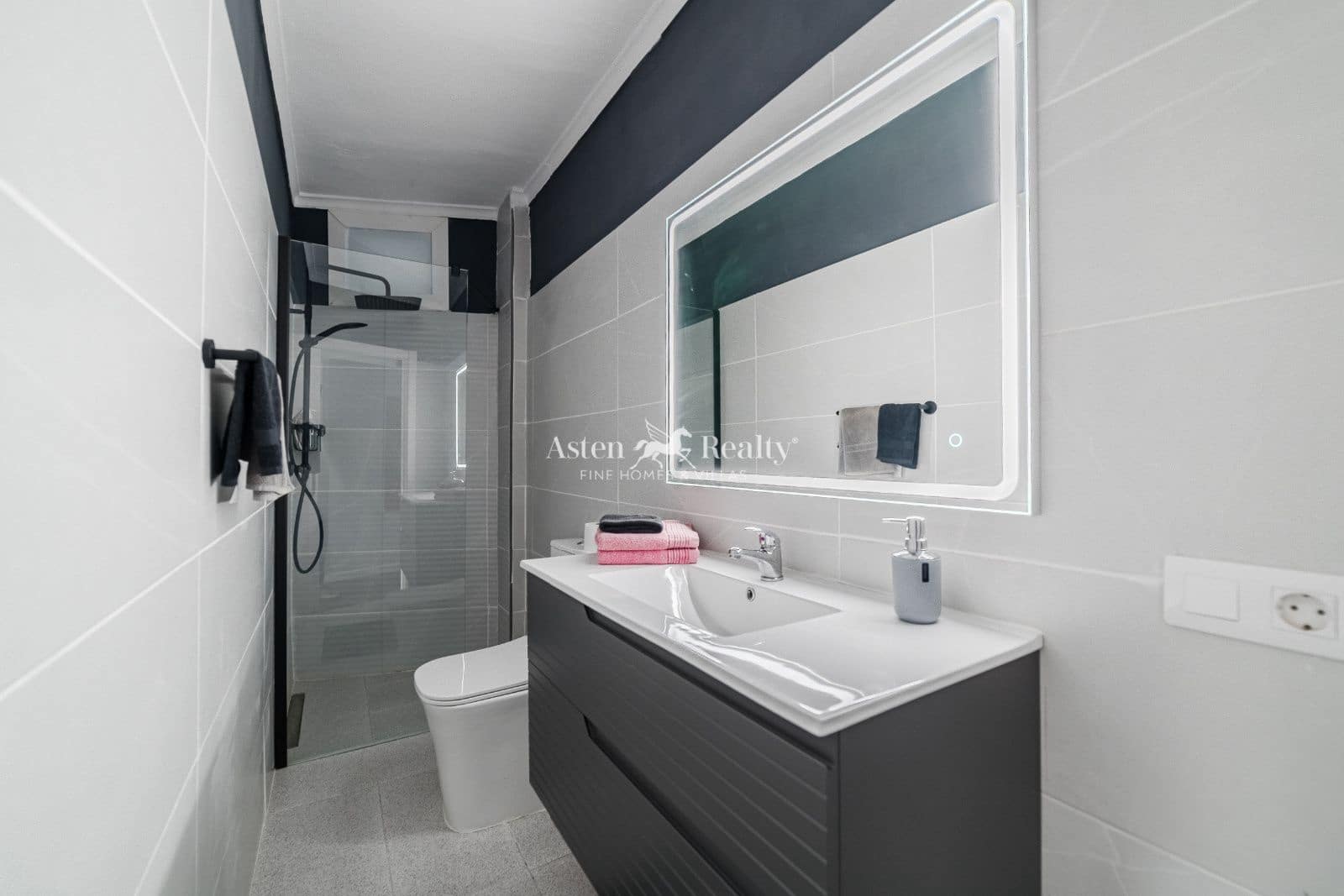 5 soveværelse Villa til salg i Tacoronte med garage - € 399.000 (Ref: 9153237)