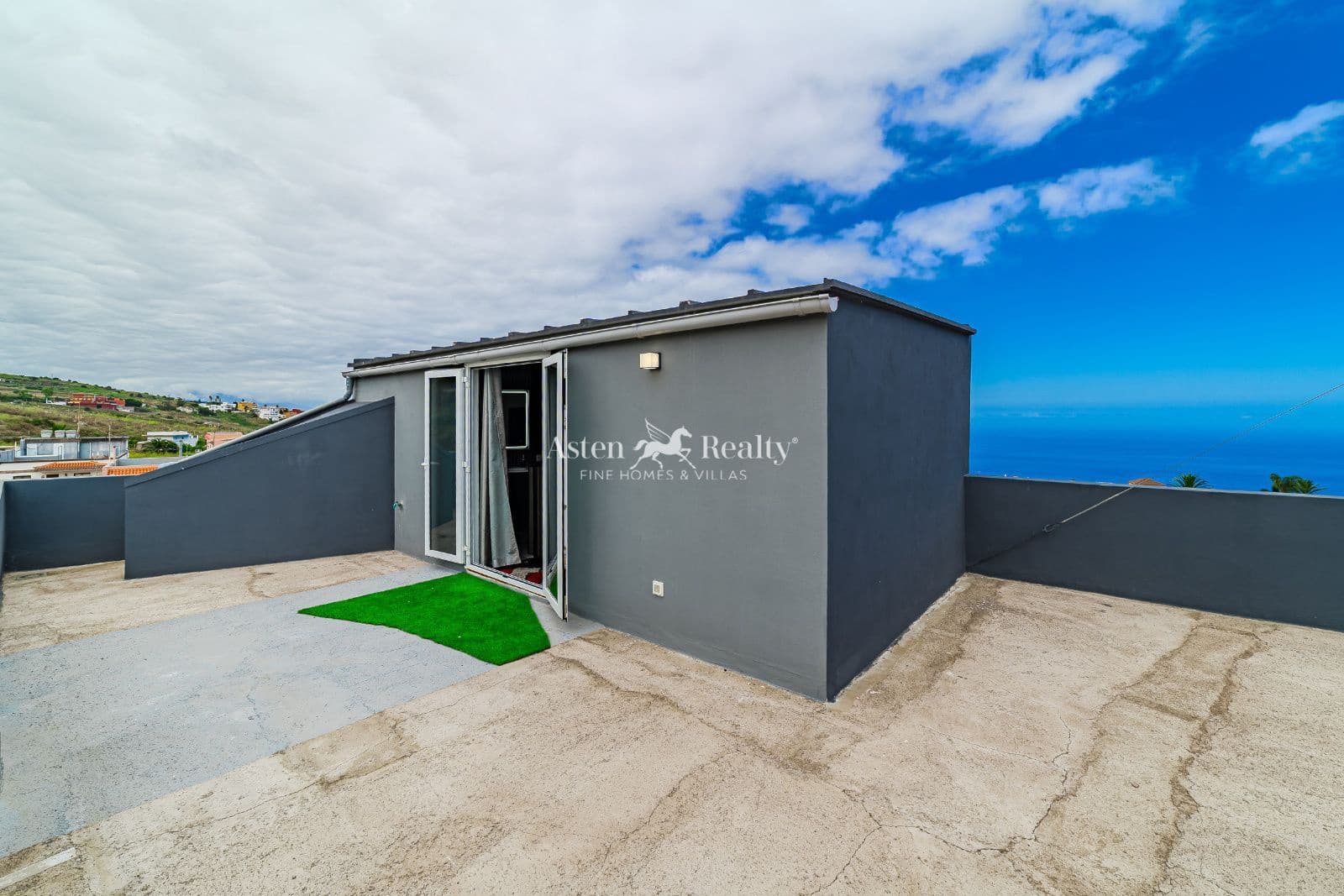 5 soveværelse Villa til salg i Tacoronte med garage - € 399.000 (Ref: 9153237)