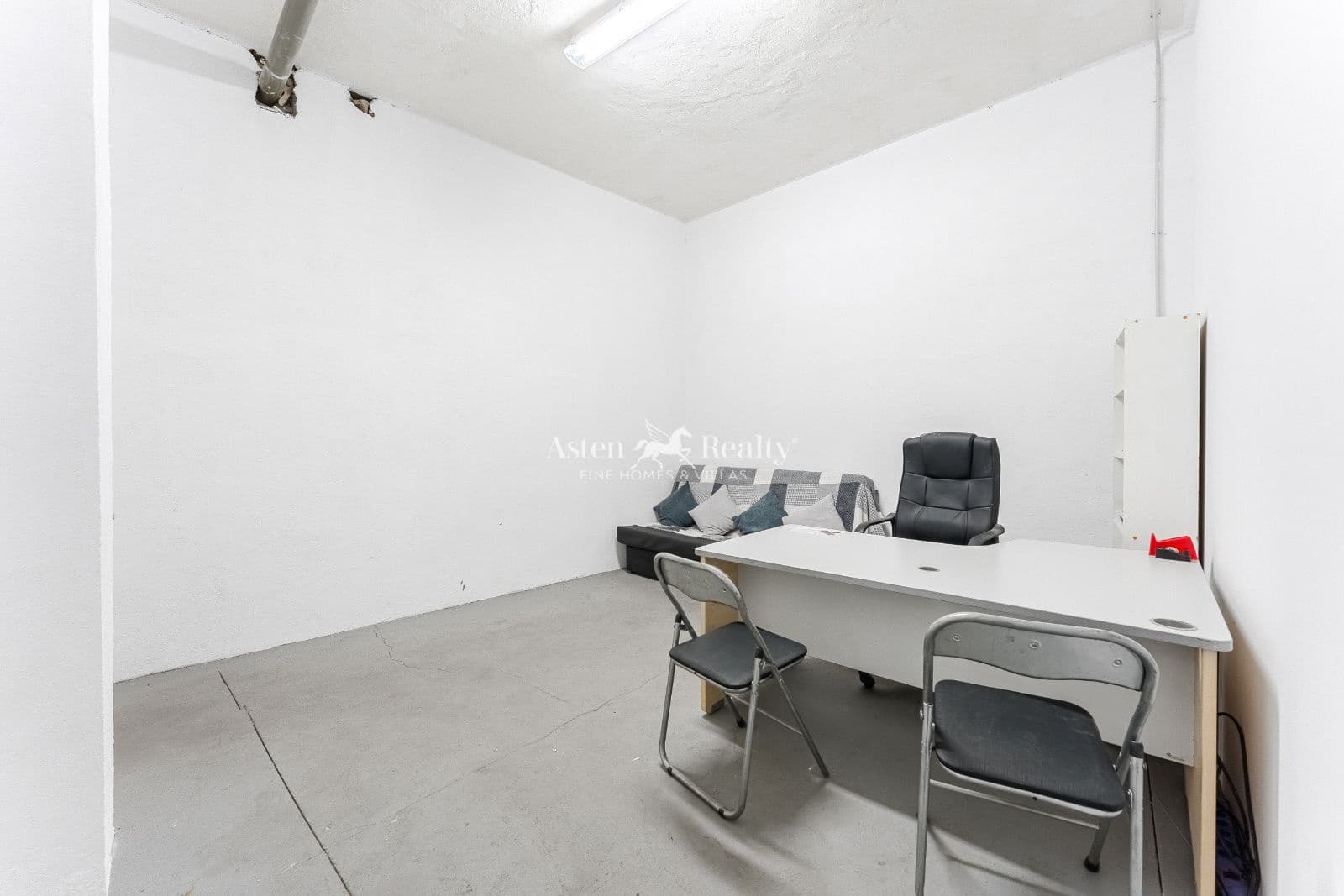 Kontor til salg i Adeje - € 150.000 (Ref: 9153393)