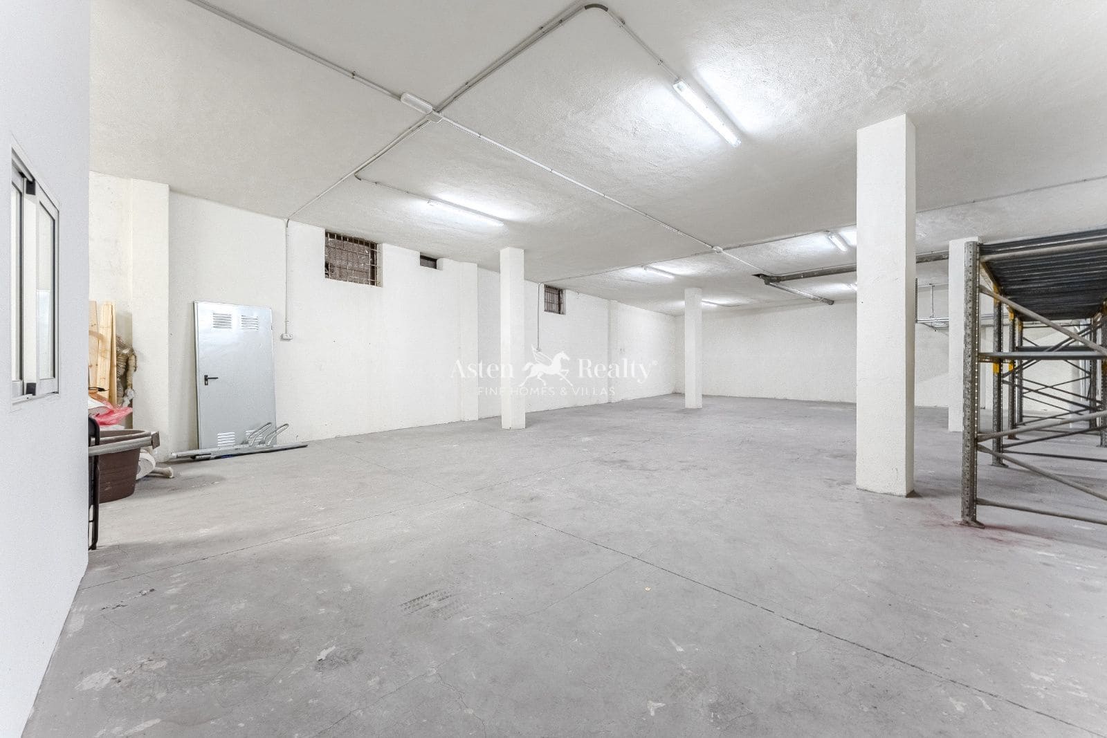 Kontor til salg i Adeje - € 150.000 (Ref: 9153393)