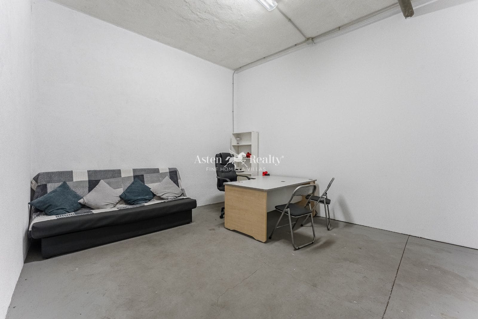 Kontor til salg i Adeje - € 150.000 (Ref: 9153393)