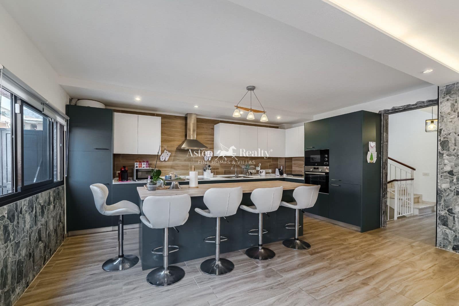 4 chambre Maison de Ville à vendre à Adeje avec piscine garage - 575 000 € (Ref: 9168128)