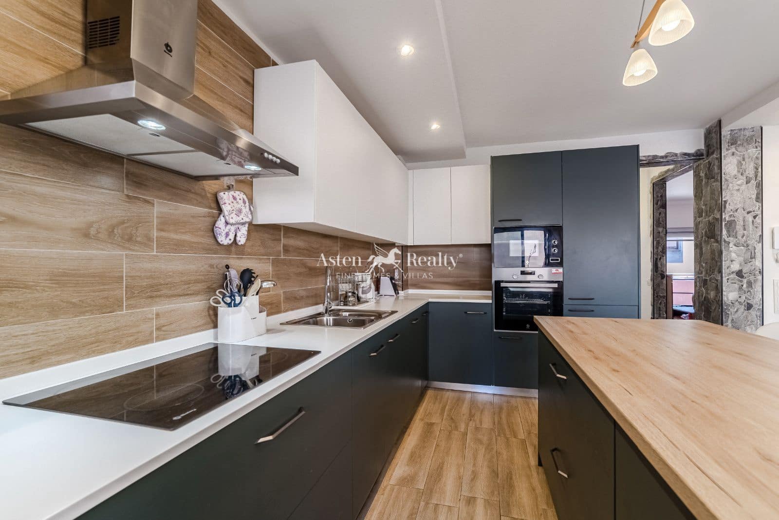 4 chambre Maison de Ville à vendre à Adeje avec piscine garage - 575 000 € (Ref: 9168128)