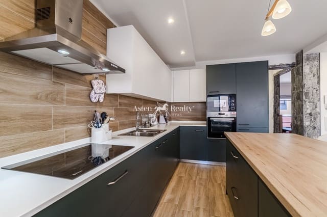 4 bedroom Townhouse for sale in Casco Urbano, Adeje with pool garage - € 575,000 (Ref: 9168128)