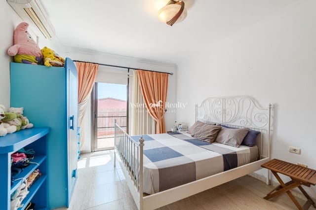 4 slaapkamer Huis te koop in Casco Urbano, Adeje met zwembad garage - € 575.000 (Ref: 9168128)