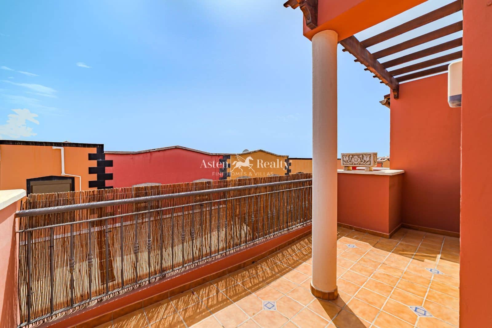 4 chambre Maison de Ville à vendre à Adeje avec piscine garage - 575 000 € (Ref: 9168128)