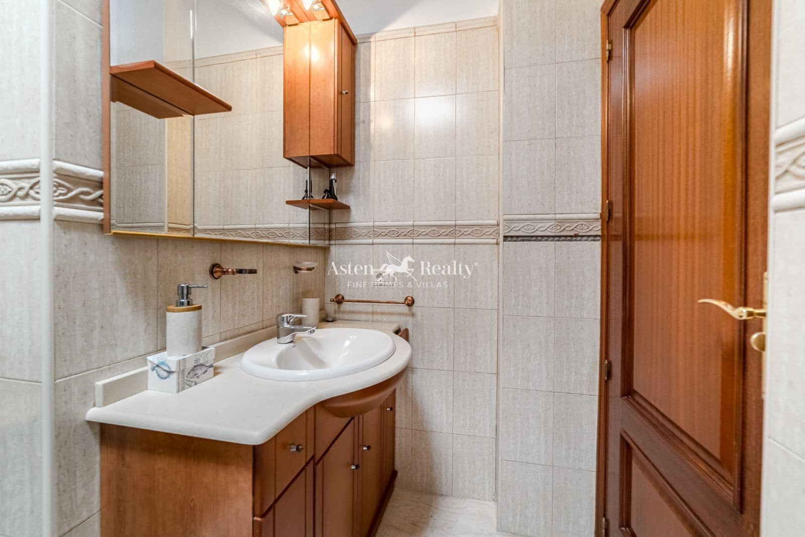 4 chambre Maison de Ville à vendre à Adeje avec piscine garage - 575 000 € (Ref: 9168128)