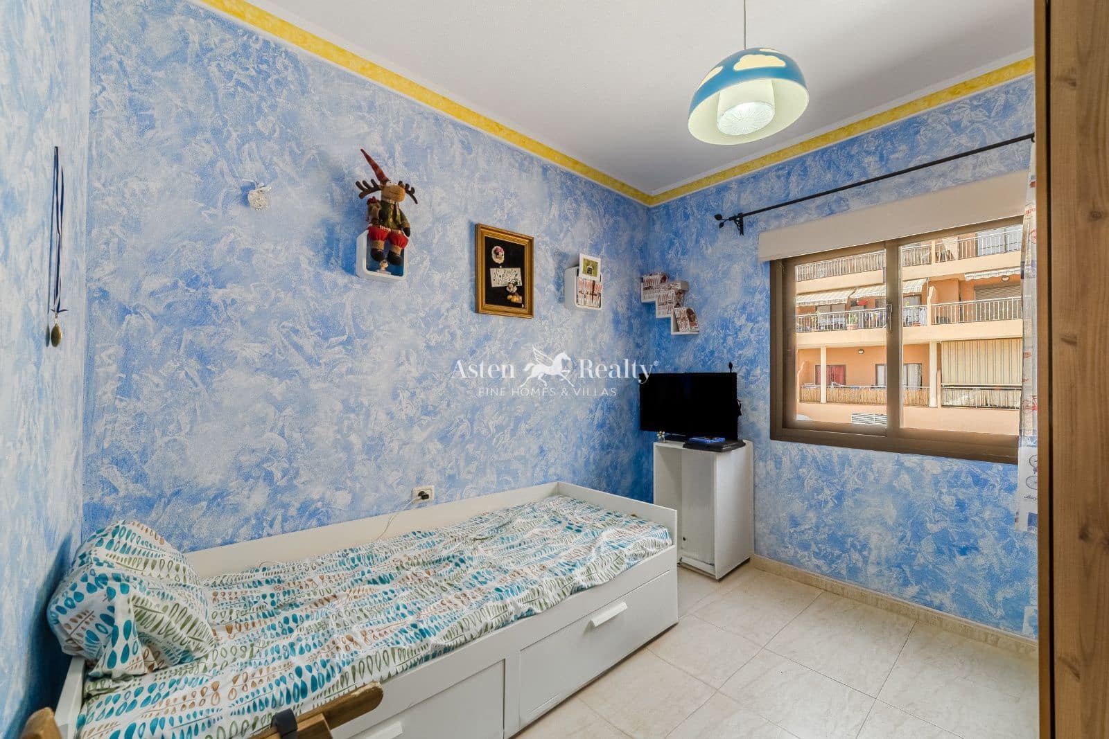 4 chambre Maison de Ville à vendre à Adeje avec piscine garage - 575 000 € (Ref: 9168128)