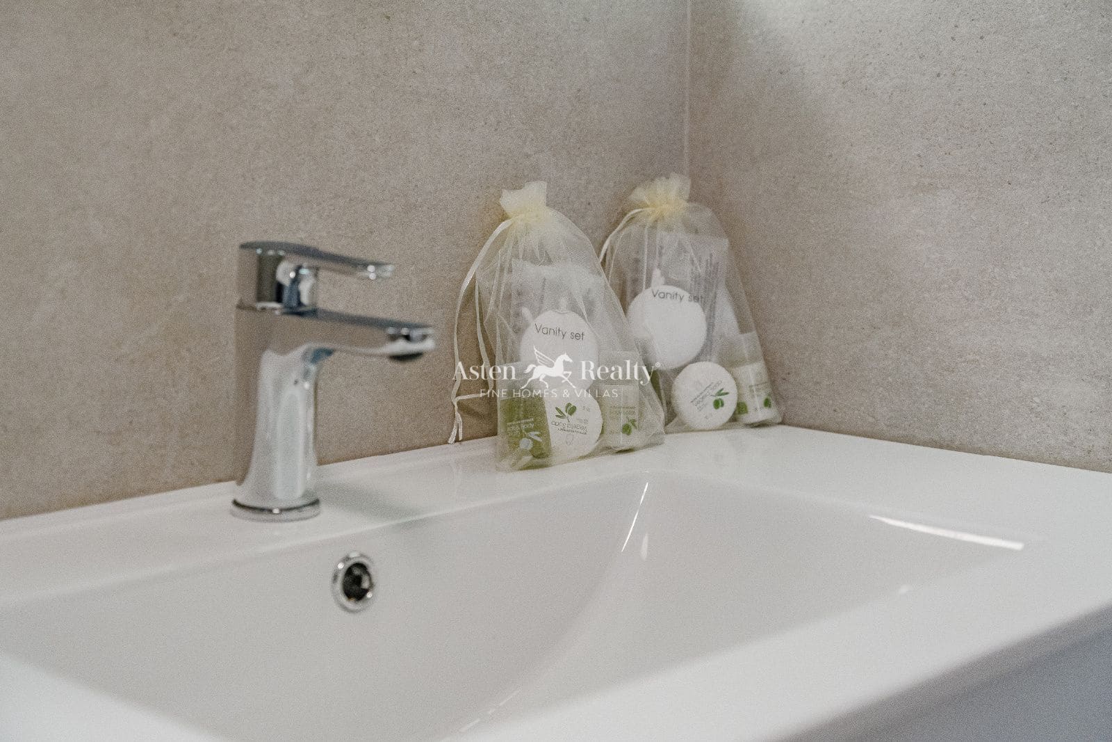 2 chambre Penthouse à vendre à Torviscas avec piscine garage - 890 000 € (Ref: 9168249)