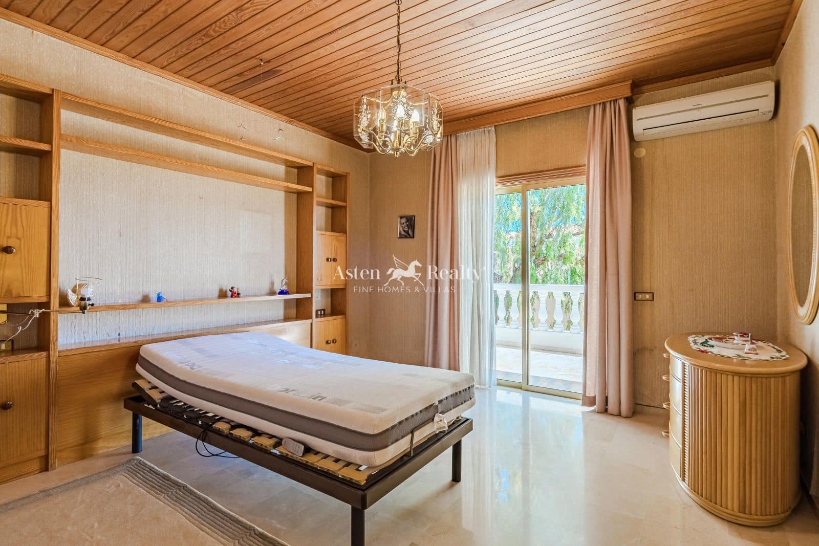 9 soveværelse Byhus til salg i Chayofa med swimmingpool - € 1.595.000 (Ref: 9175852)