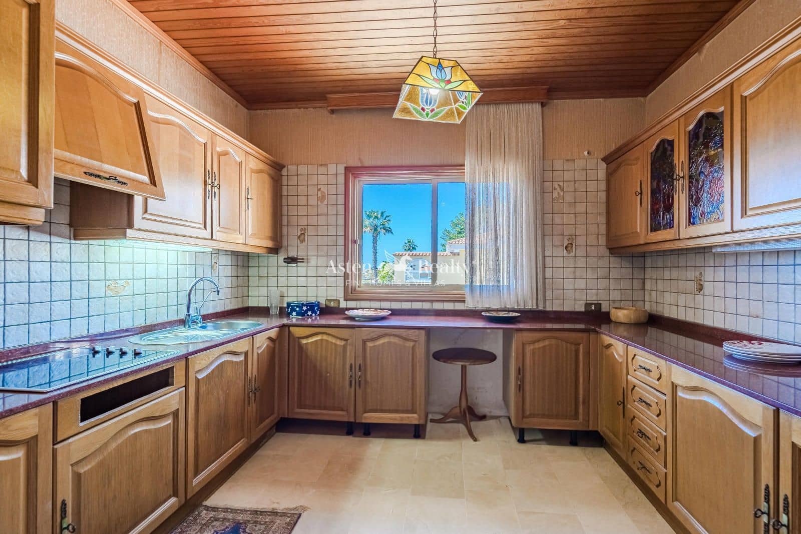 9 soveværelse Byhus til salg i Chayofa med swimmingpool - € 1.595.000 (Ref: 9175852)