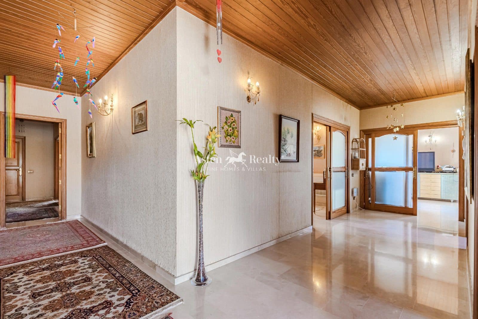 9 soveværelse Byhus til salg i Chayofa med swimmingpool - € 1.595.000 (Ref: 9175852)