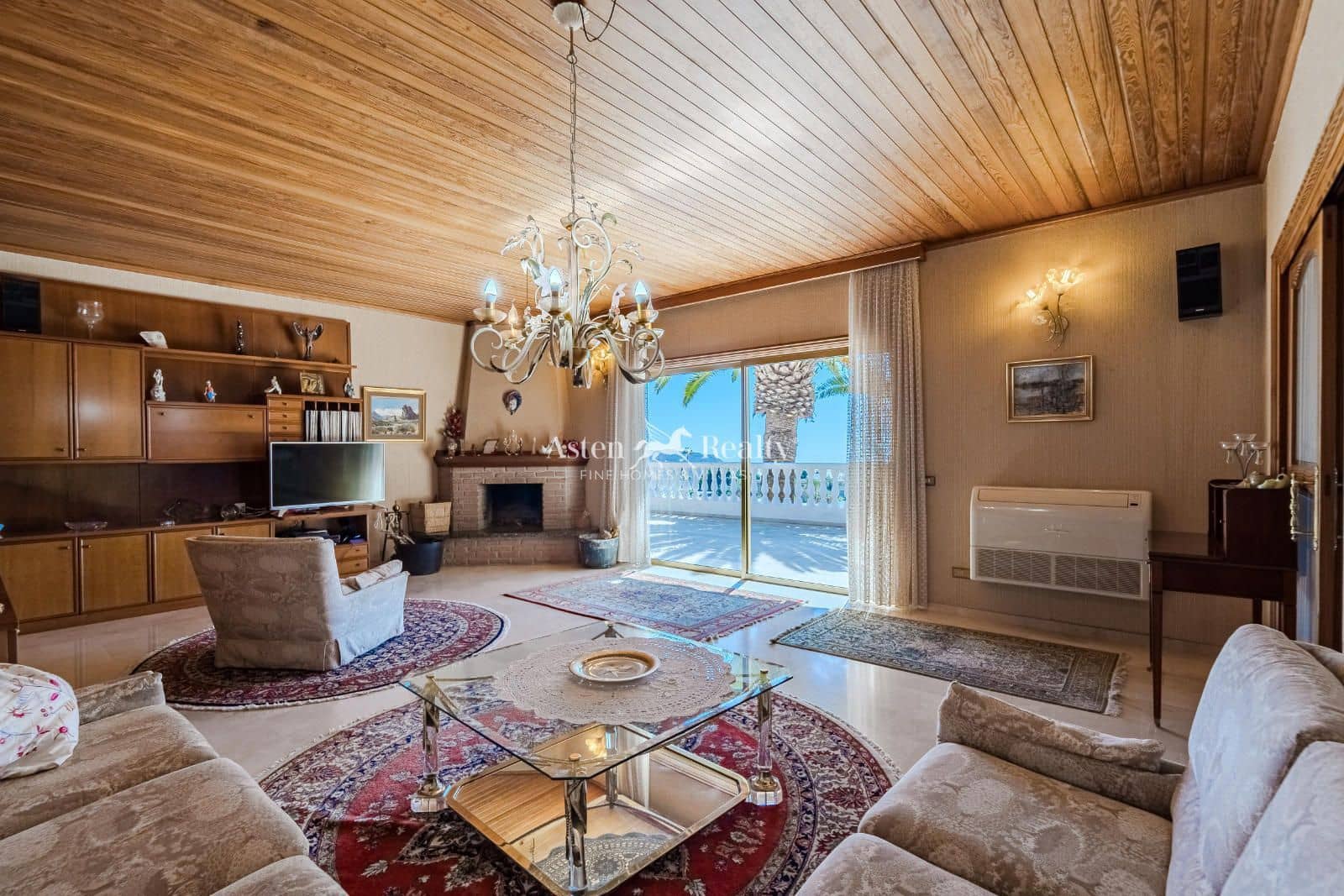 9 soveværelse Byhus til salg i Chayofa med swimmingpool - € 1.595.000 (Ref: 9175852)