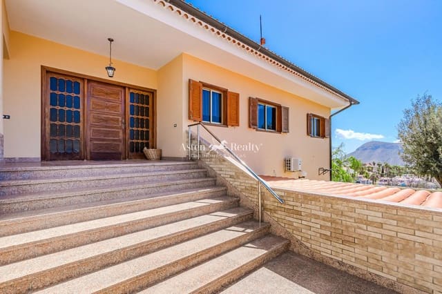 9 slaapkamer Huis te koop in Chayofa, Arona met zwembad - € 1.595.000 (Ref: 9175852)