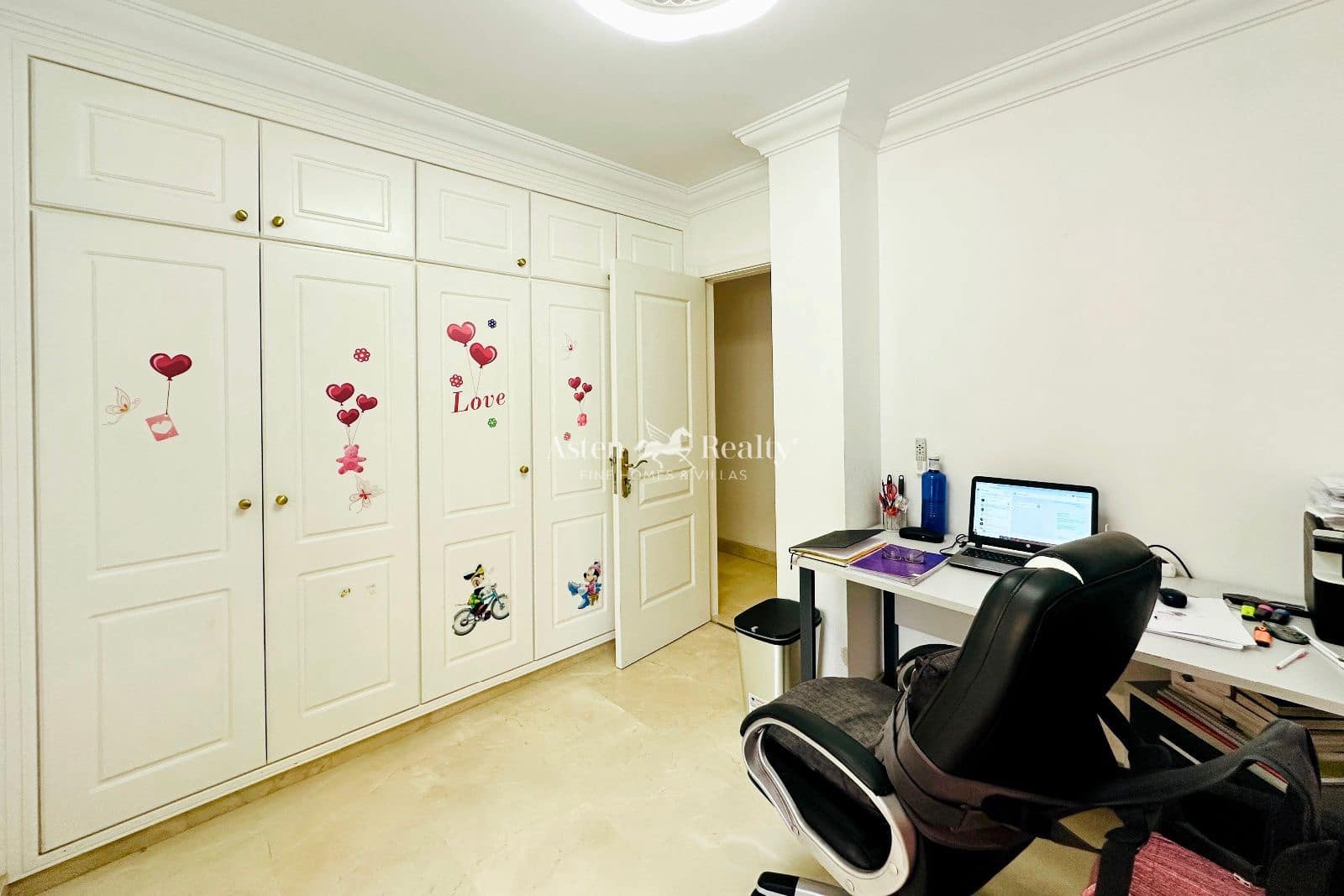 3 soveværelse Lejlighed til salg i Playa del Duque med swimmingpool - € 850.000 (Ref: 9186024)