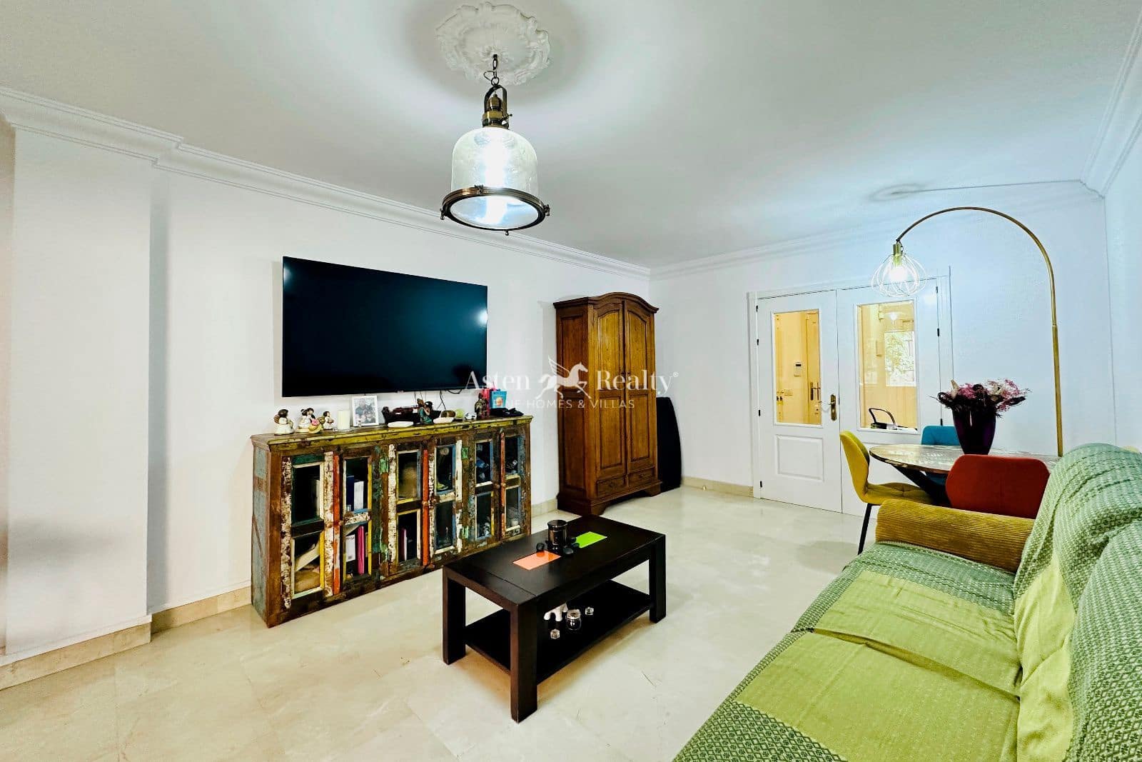 3 soveværelse Lejlighed til salg i Playa del Duque med swimmingpool - € 850.000 (Ref: 9186024)