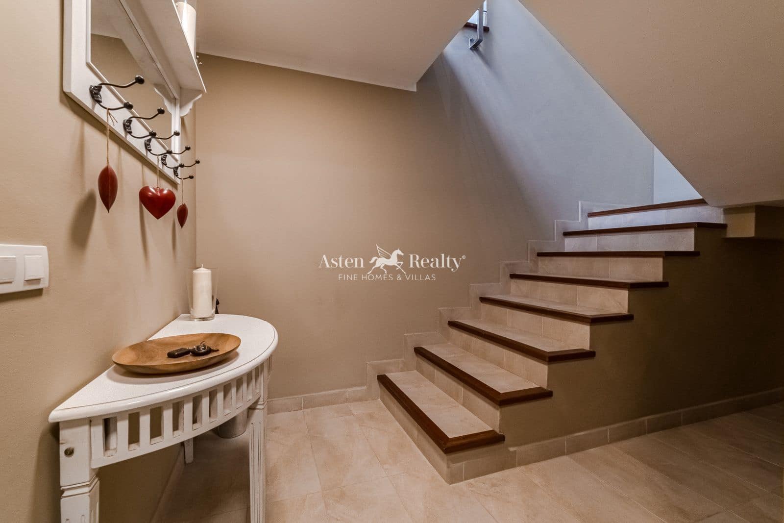 4 slaapkamer Huis te koop in La Orotava met zwembad garage - € 1.350.000 (Ref: 9187767)