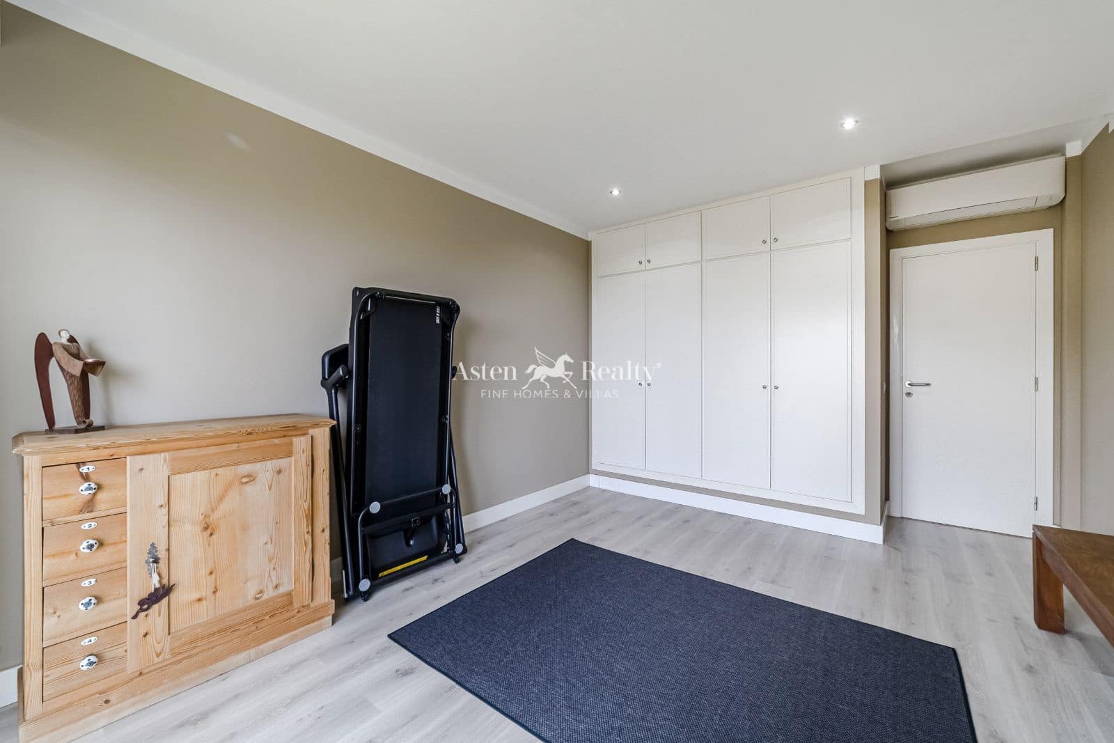 4 slaapkamer Huis te koop in La Orotava met zwembad garage - € 1.350.000 (Ref: 9187767)