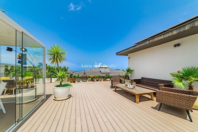 4 slaapkamer Huis te koop in La Orotava met zwembad garage - € 1.350.000 (Ref: 9187767)