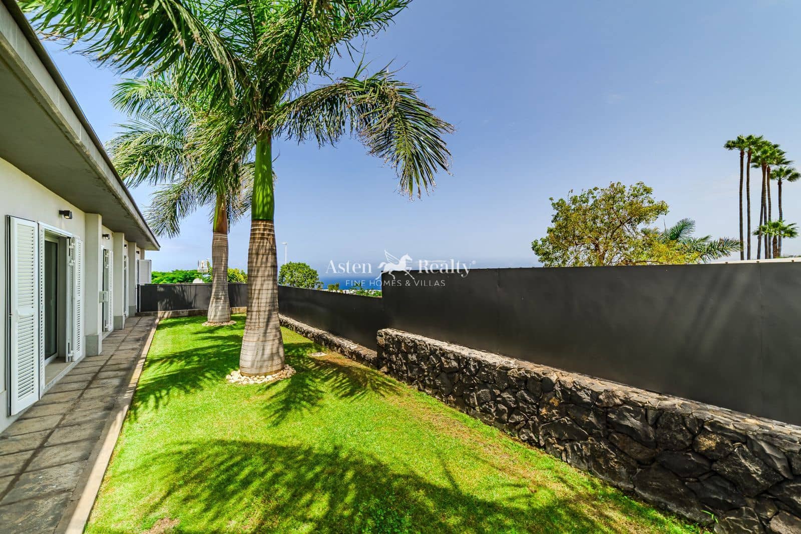 4 slaapkamer Huis te koop in La Orotava met zwembad garage - € 1.350.000 (Ref: 9187767)