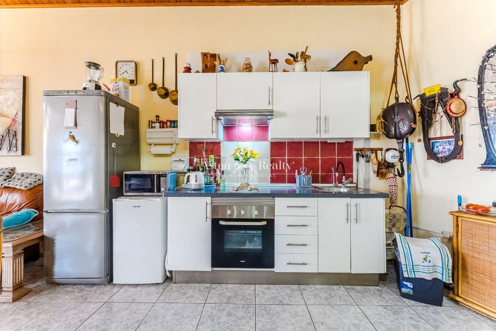 Virksomhed til salg i Playa San Juan - € 403.000 (Ref: 9190352)