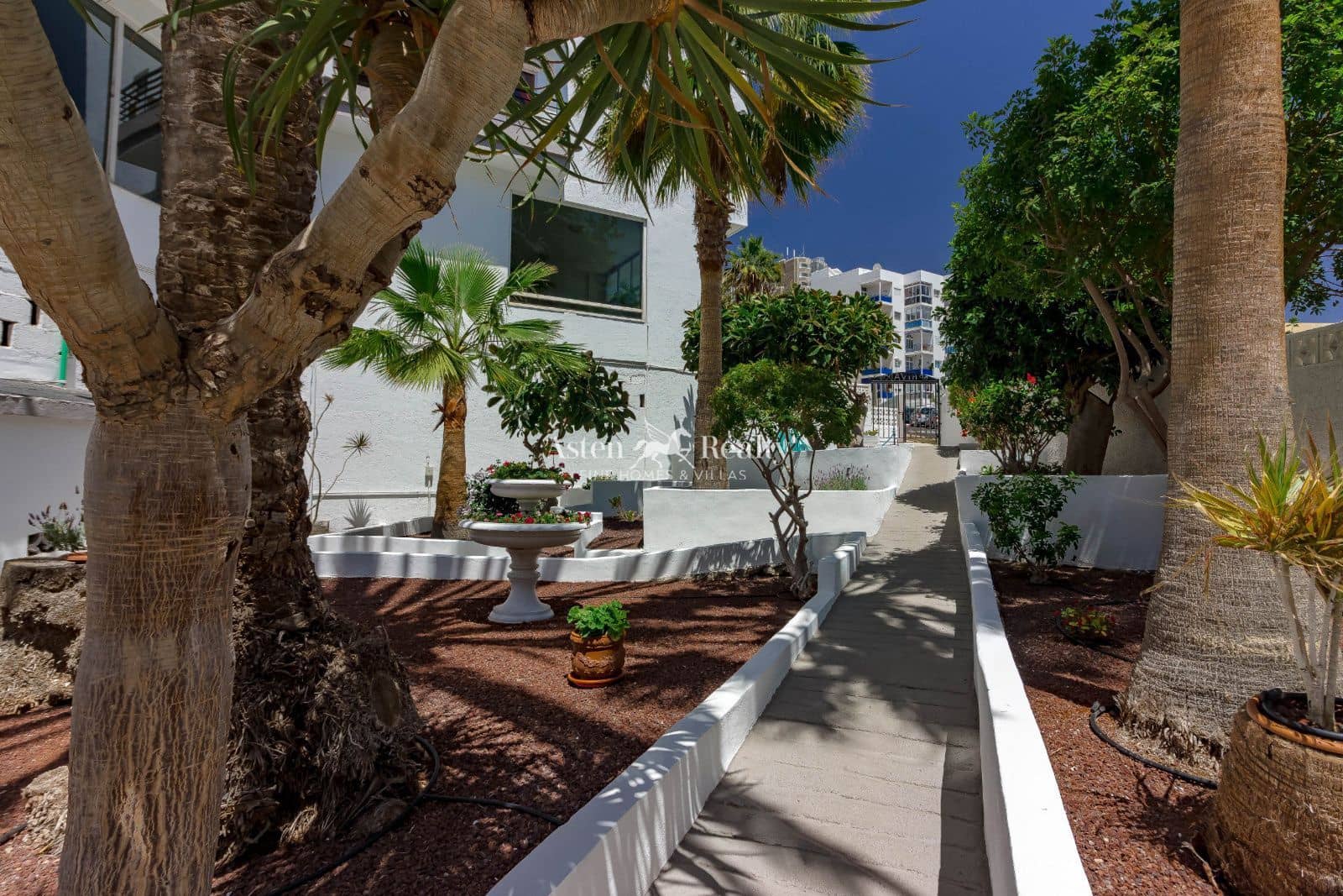 1 chambre Appartement à vendre à Los Cristianos avec piscine garage - 350 000 € (Ref: 9190353)
