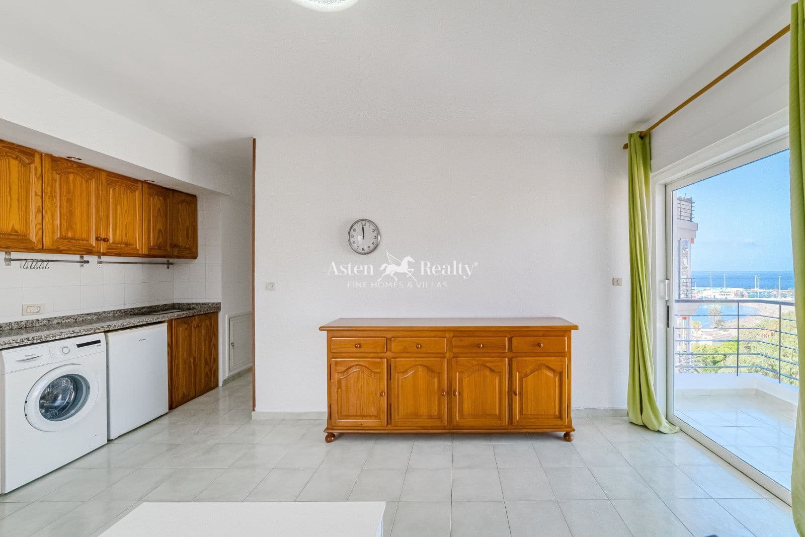 1 chambre Appartement à vendre à Los Cristianos avec piscine garage - 350 000 € (Ref: 9190353)