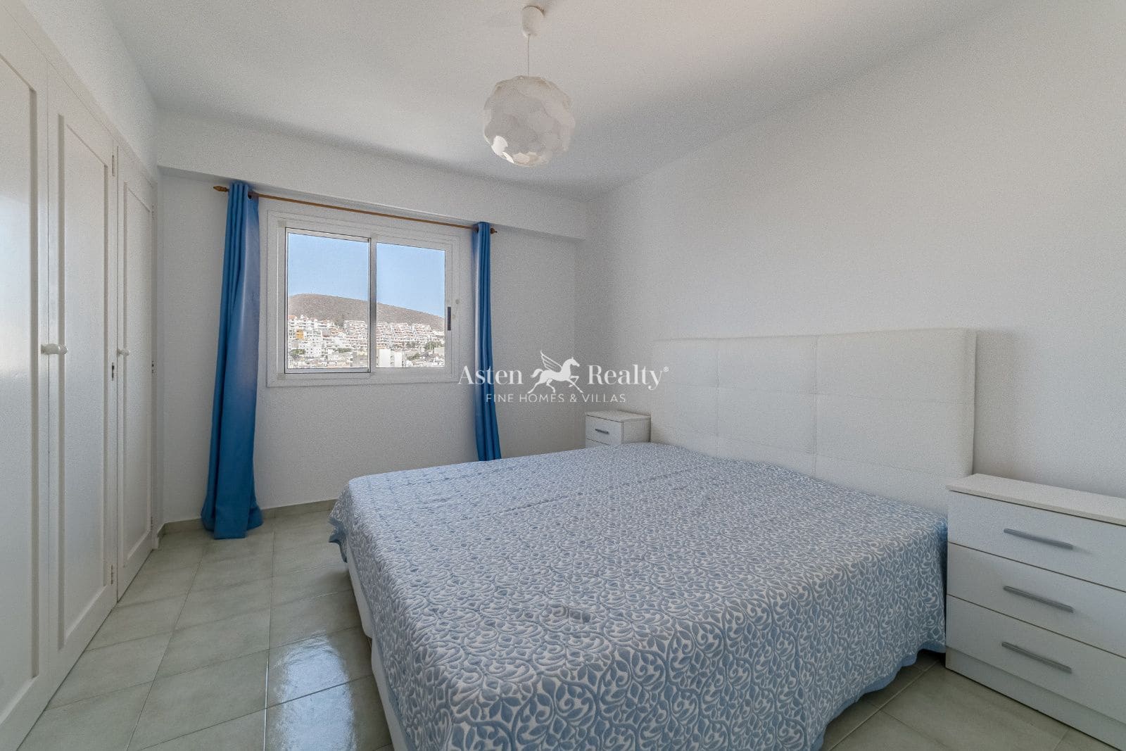 1 chambre Appartement à vendre à Los Cristianos avec piscine garage - 350 000 € (Ref: 9190353)