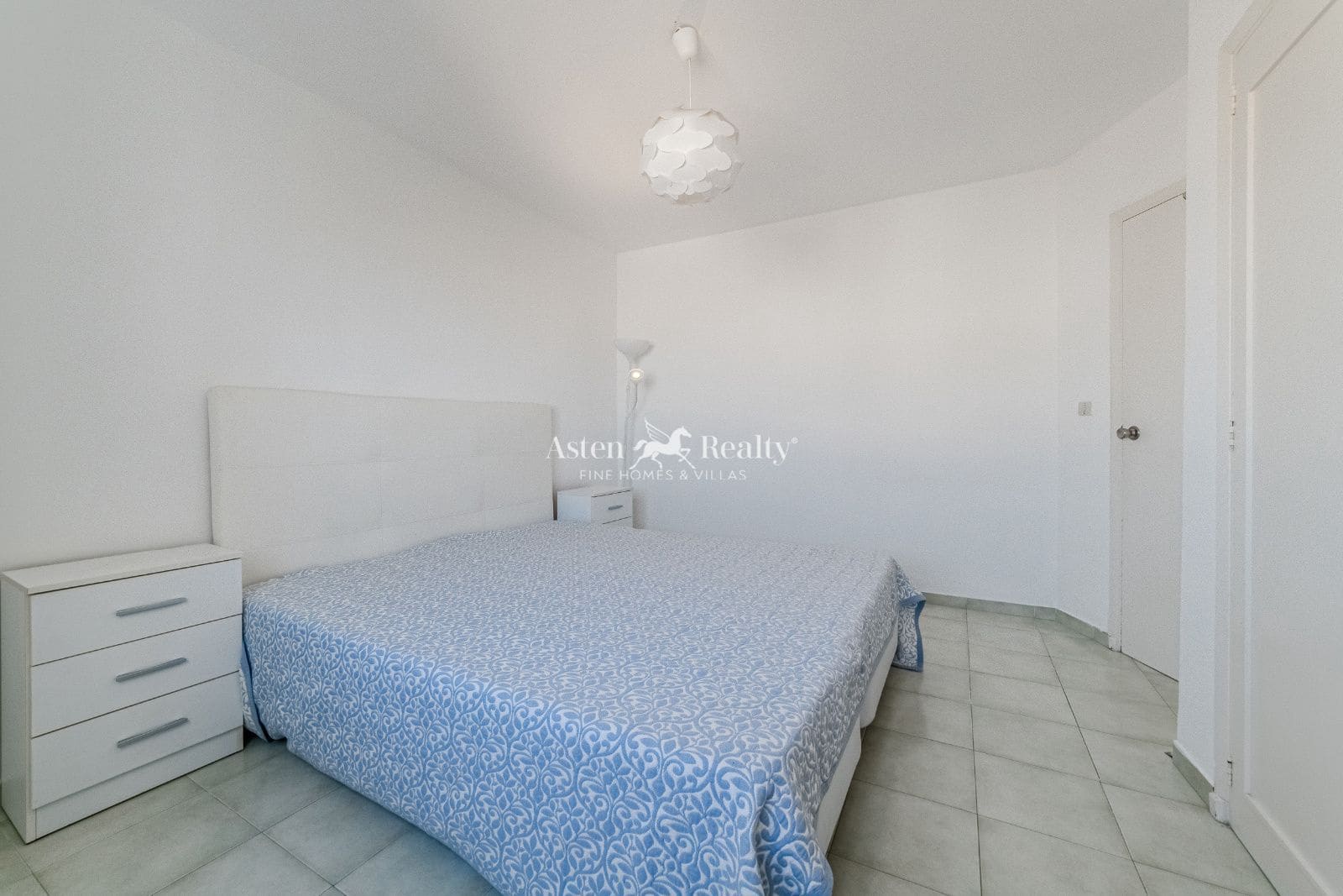 1 chambre Appartement à vendre à Los Cristianos avec piscine garage - 350 000 € (Ref: 9190353)