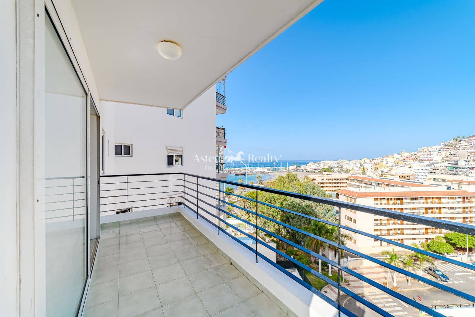1 chambre Appartement à vendre à Los Cristianos avec piscine garage - 350 000 € (Ref: 9190353)