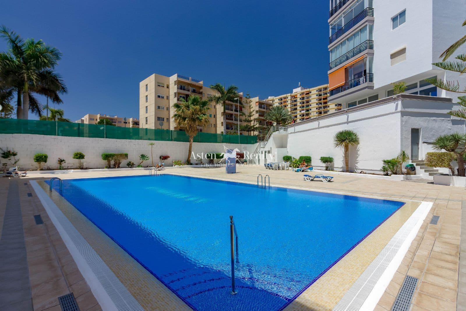 1 chambre Appartement à vendre à Los Cristianos avec piscine garage - 350 000 € (Ref: 9190353)