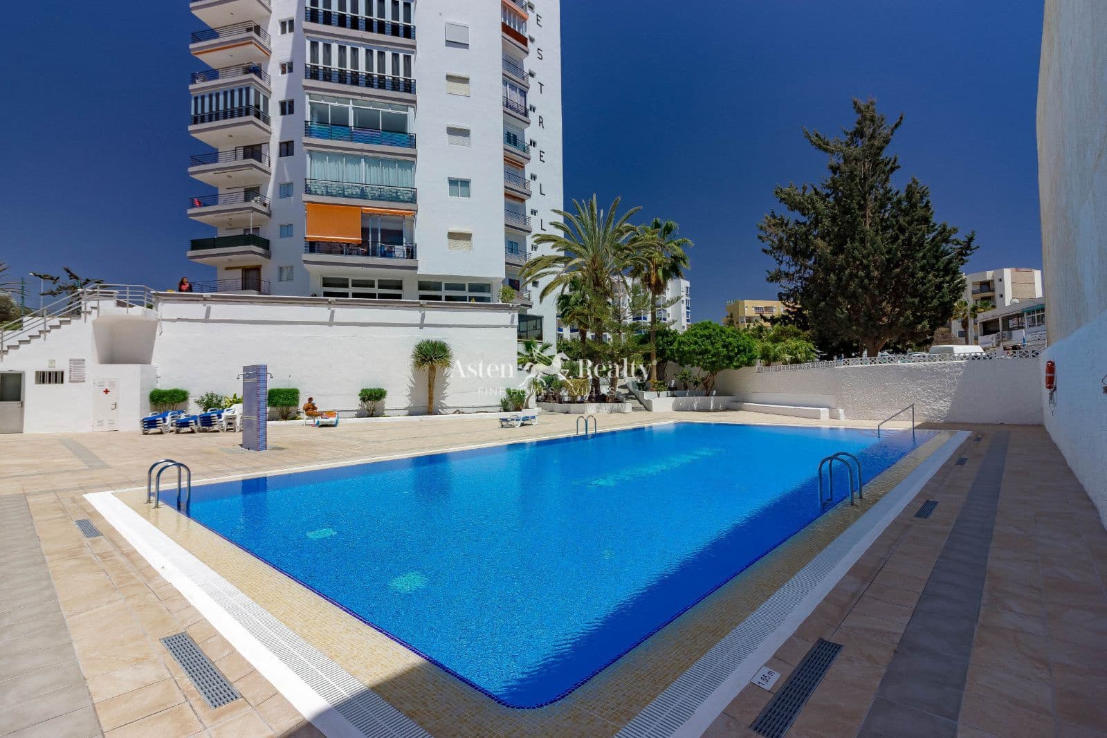 1 chambre Appartement à vendre à Los Cristianos avec piscine garage - 350 000 € (Ref: 9190353)