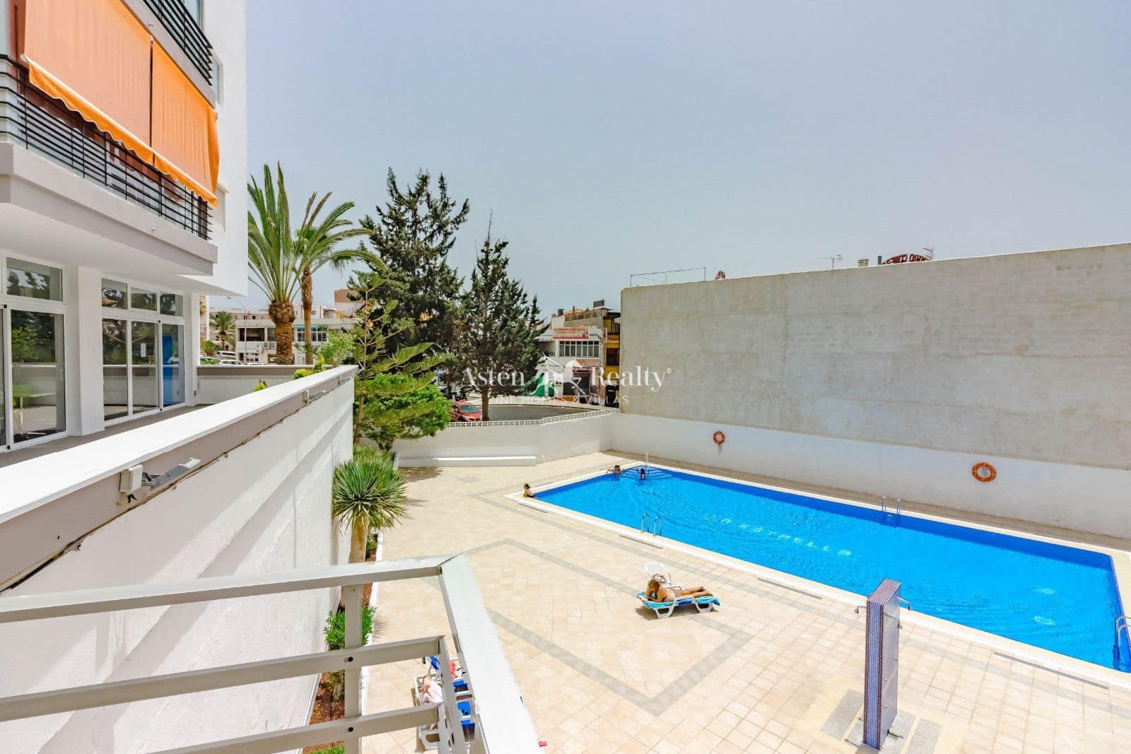 1 chambre Appartement à vendre à Los Cristianos avec piscine garage - 350 000 € (Ref: 9190353)