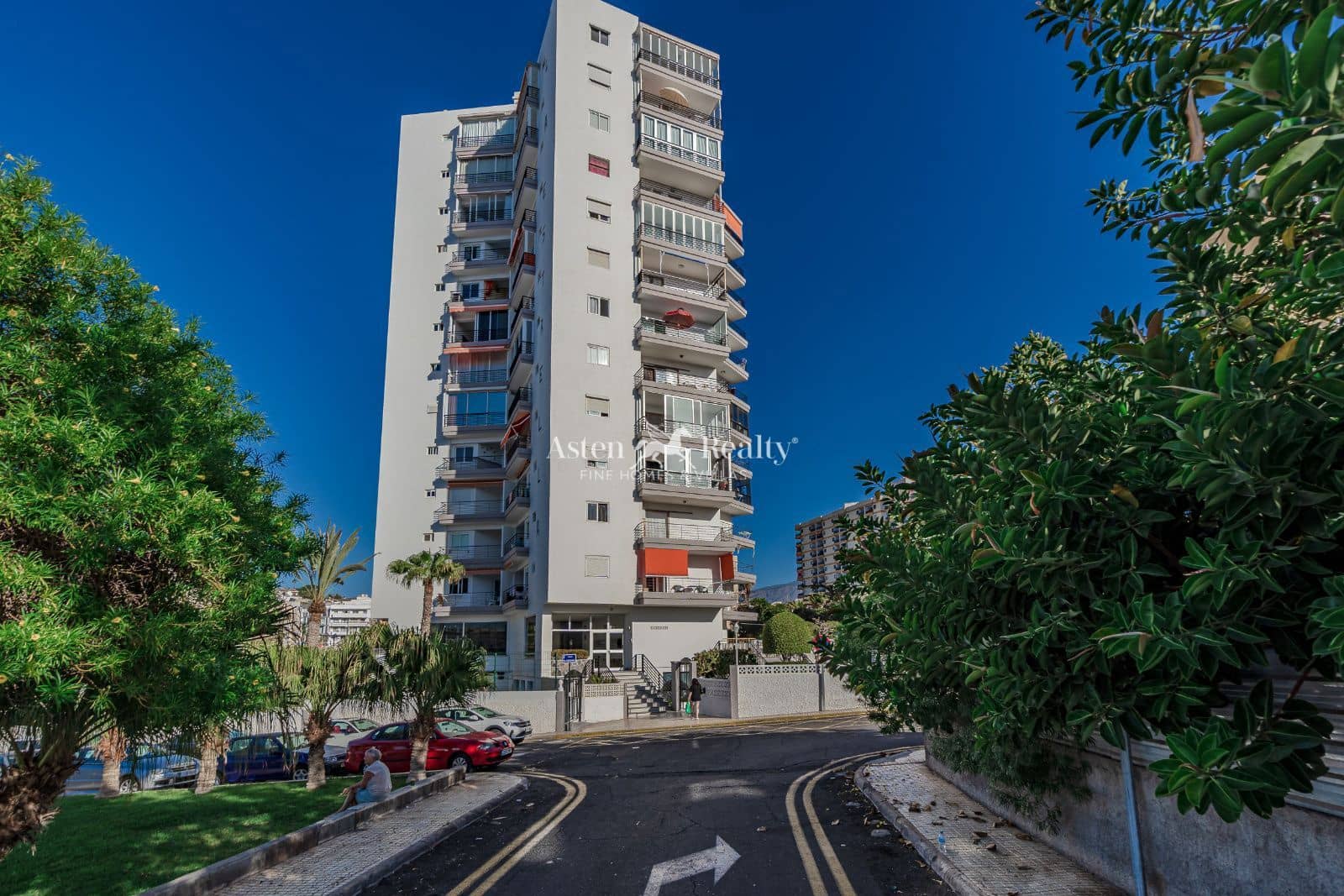 1 chambre Appartement à vendre à Los Cristianos avec piscine garage - 350 000 € (Ref: 9190353)