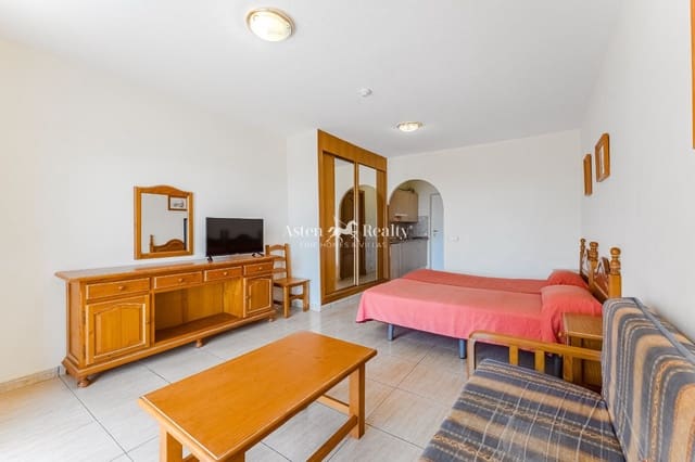 1 slaapkamer Flat te koop in Costa del Silencio, Arona met zwembad - € 205.800 (Ref: 9191651)