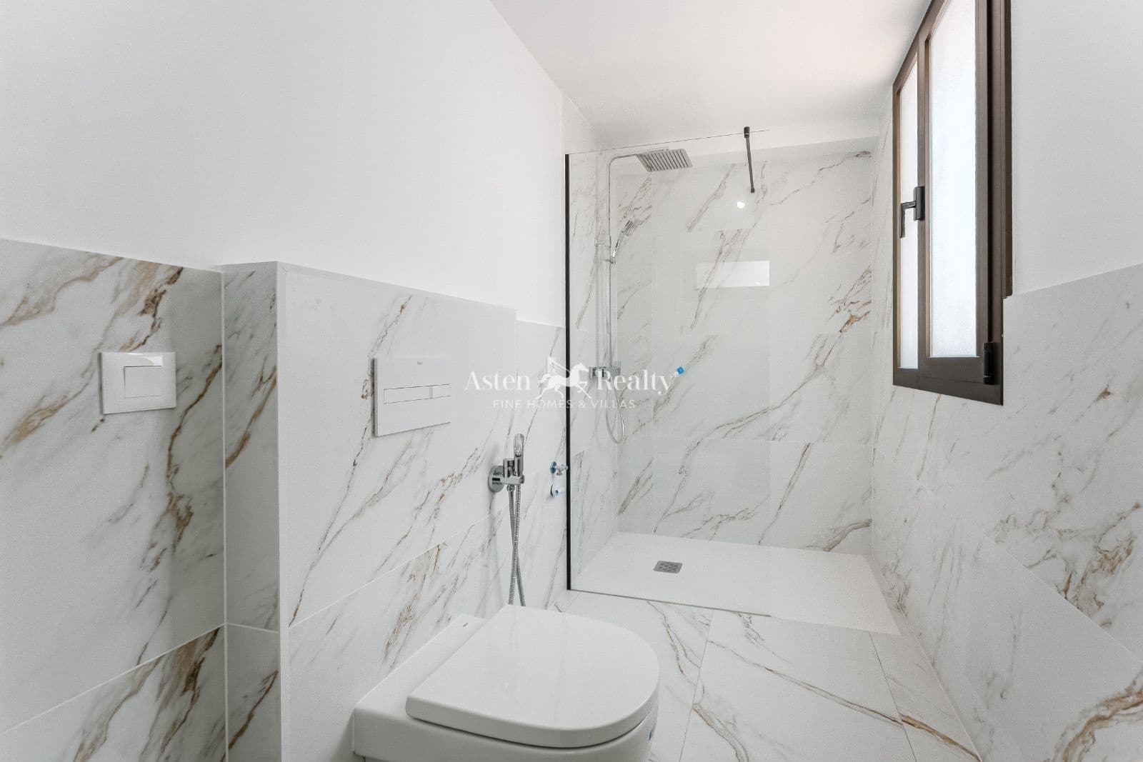 2 soveværelse Lejlighed til salg i Puerto Santiago med swimmingpool - € 575.000 (Ref: 9194759)