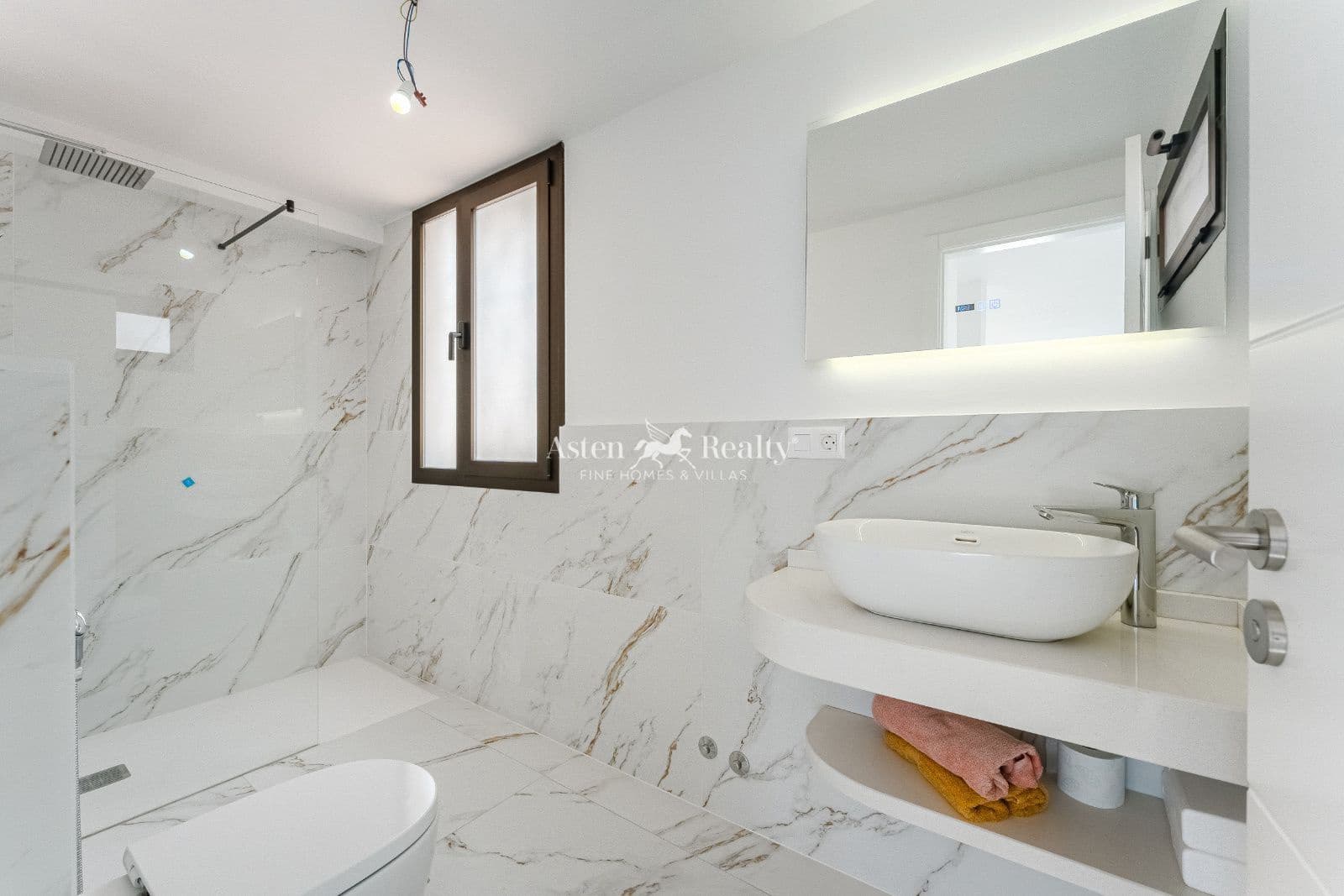 2 soveværelse Lejlighed til salg i Puerto Santiago med swimmingpool - € 575.000 (Ref: 9194759)