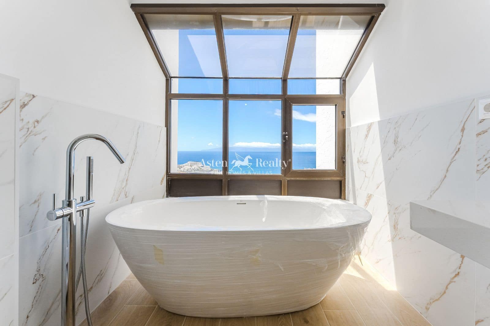 2 soveværelse Lejlighed til salg i Puerto Santiago med swimmingpool - € 575.000 (Ref: 9194759)